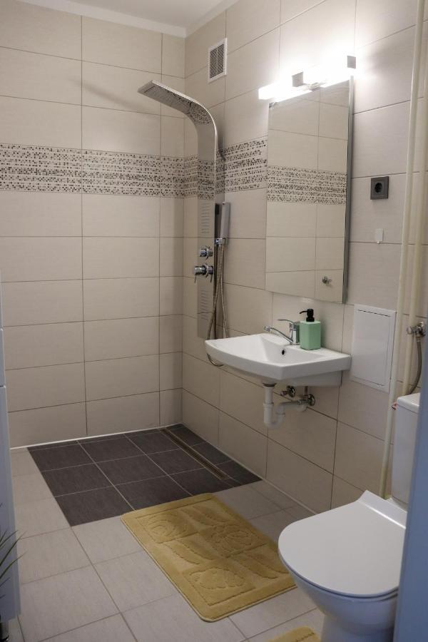 Апартаменты Krisztina Apartman Шальготарьян Экстерьер фото