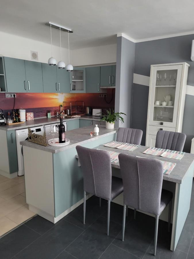 Апартаменты Krisztina Apartman Шальготарьян Экстерьер фото