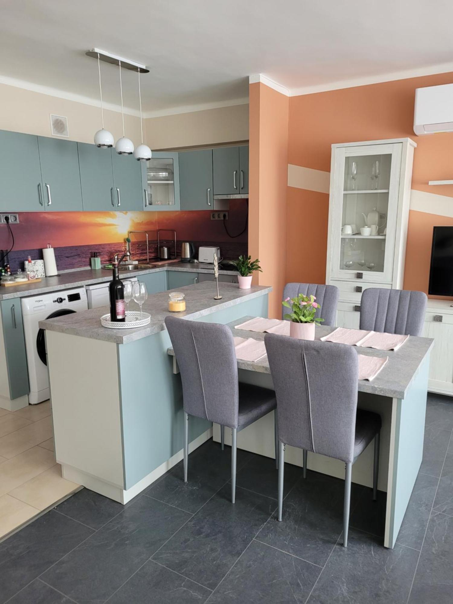 Апартаменты Krisztina Apartman Шальготарьян Экстерьер фото