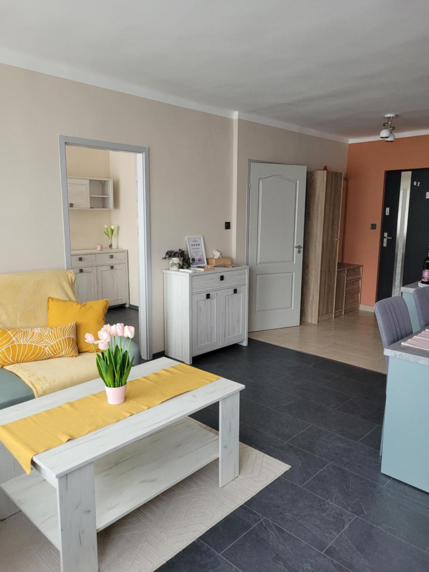 Апартаменты Krisztina Apartman Шальготарьян Экстерьер фото